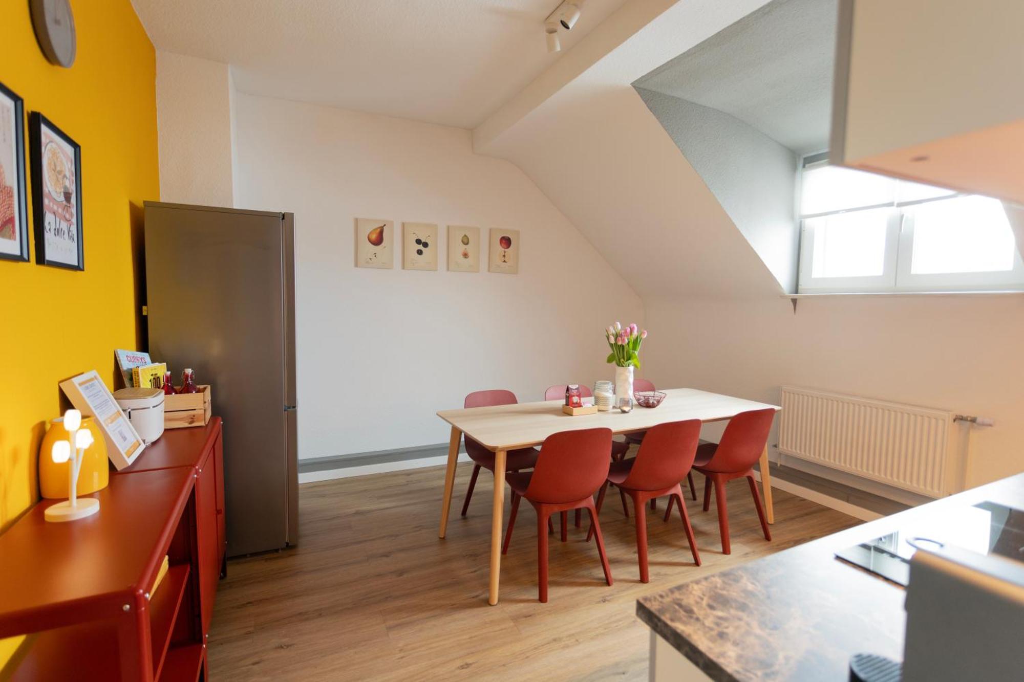 Apartamento Big Flat With Fresh Renovation, Free Parking, Sonyps, Netflix Duisburg Exterior foto
