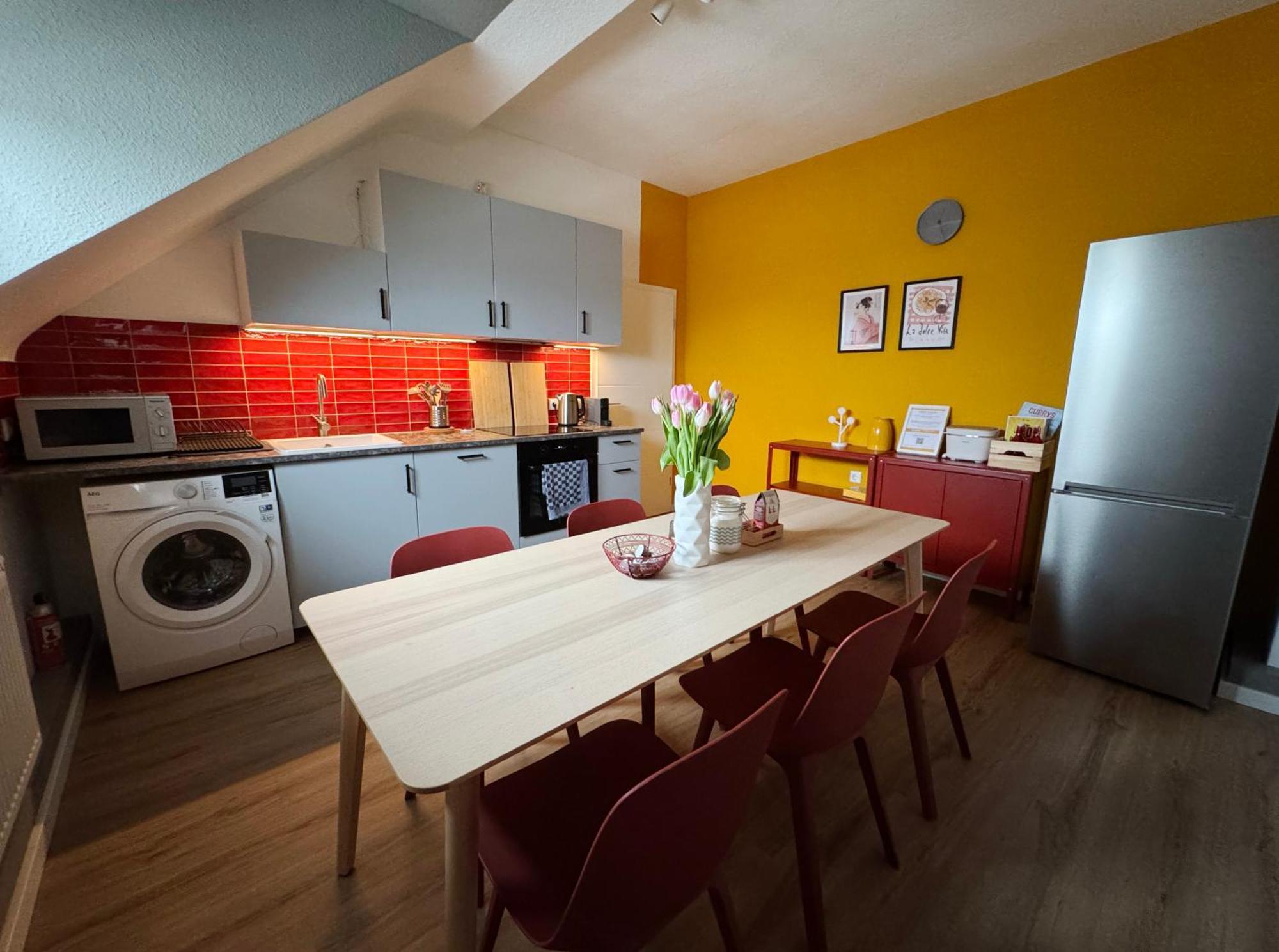 Apartamento Big Flat With Fresh Renovation, Free Parking, Sonyps, Netflix Duisburg Exterior foto